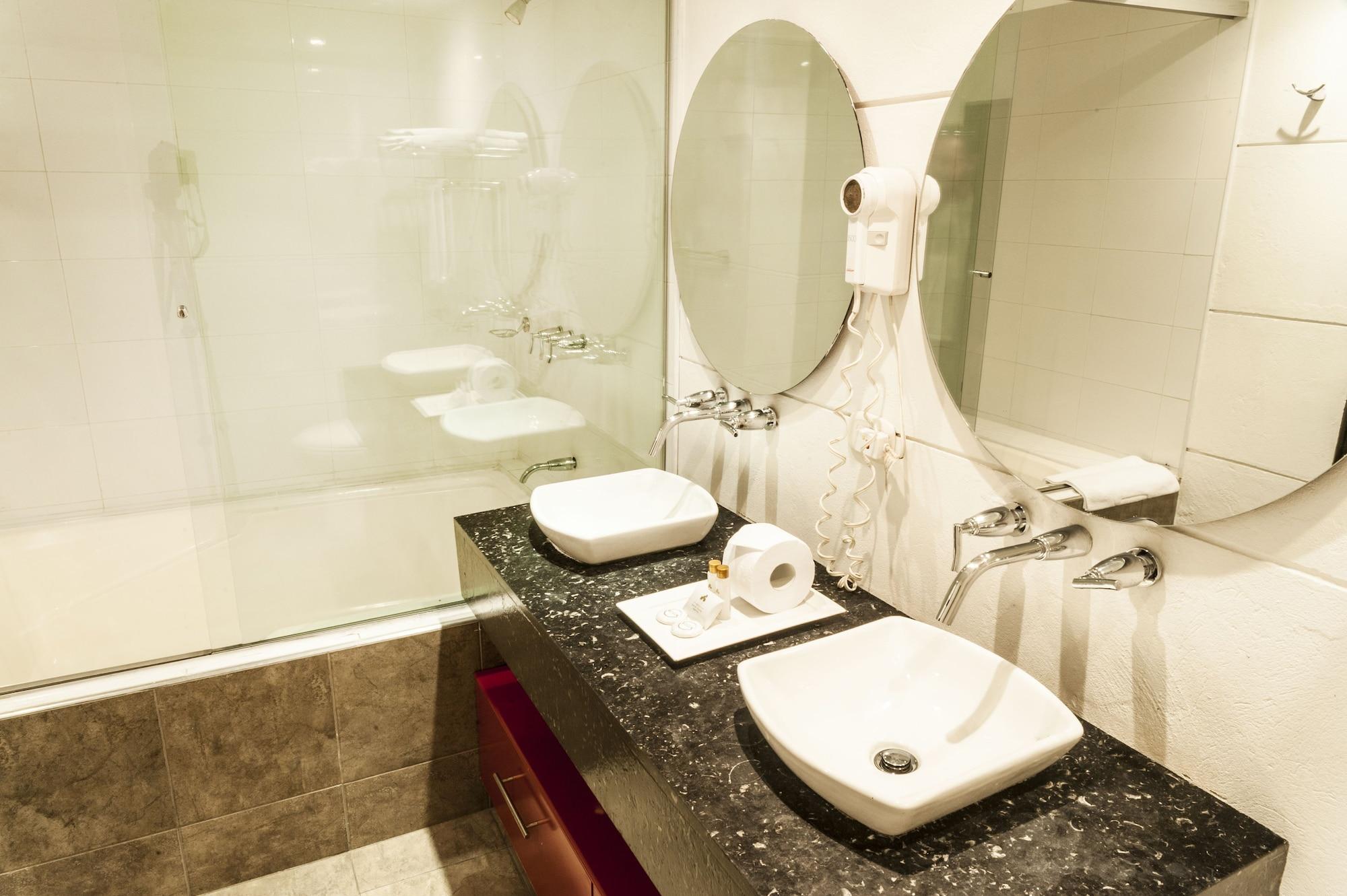 Hotel Bogota Virrey Esterno foto