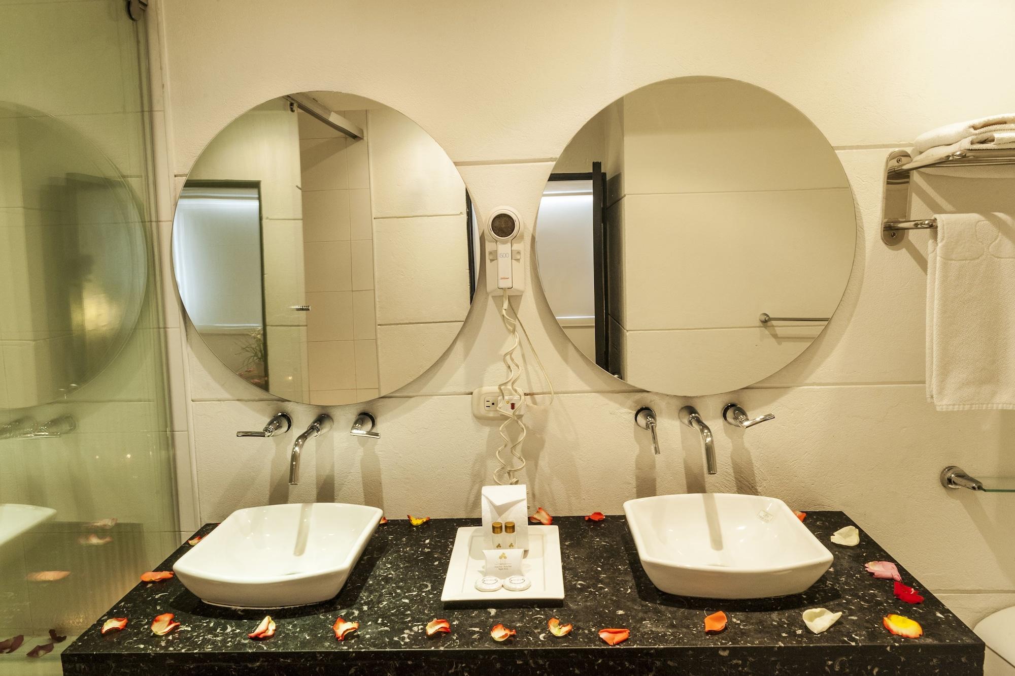 Hotel Bogota Virrey Esterno foto