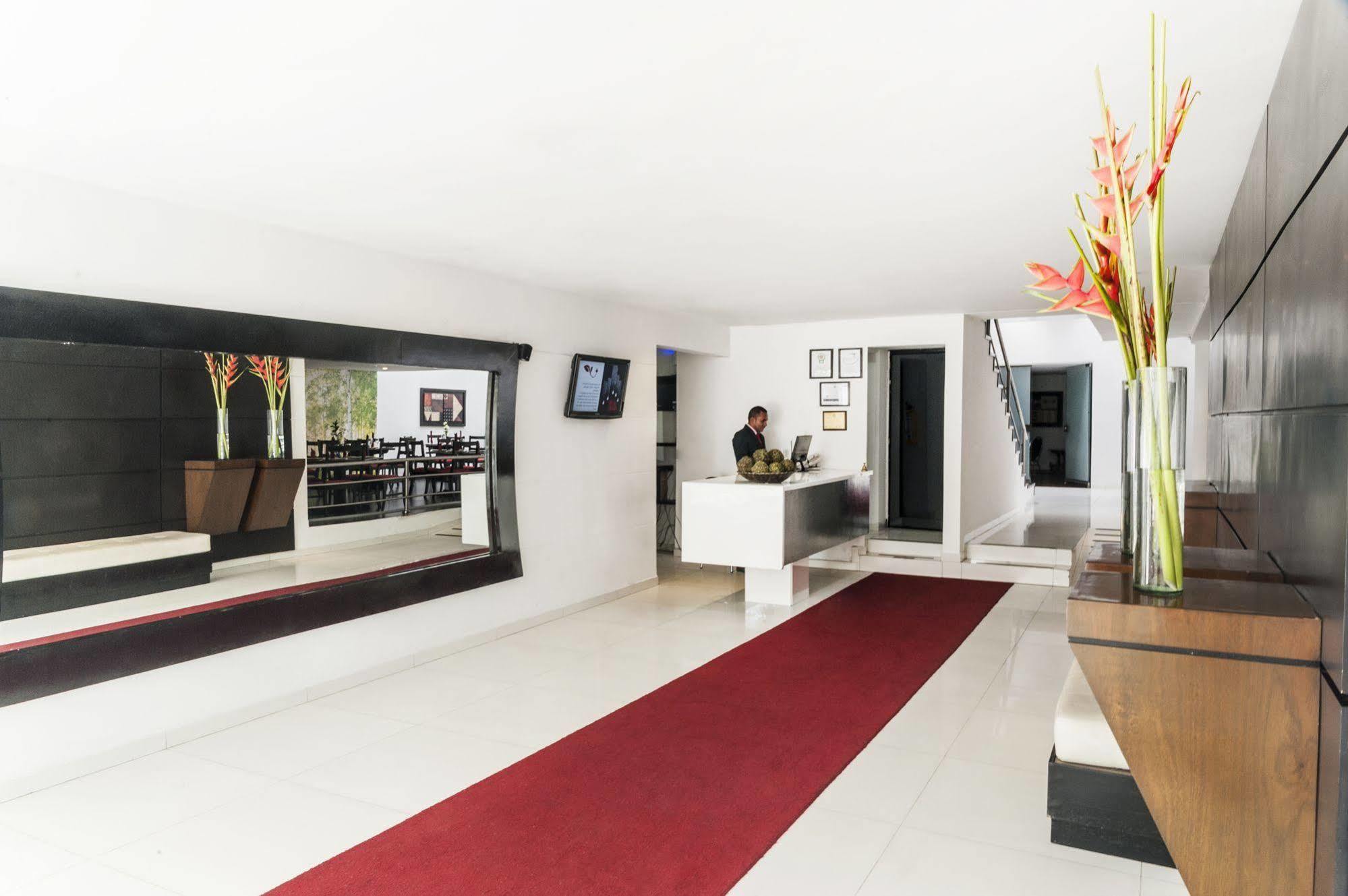 Hotel Bogota Virrey Esterno foto