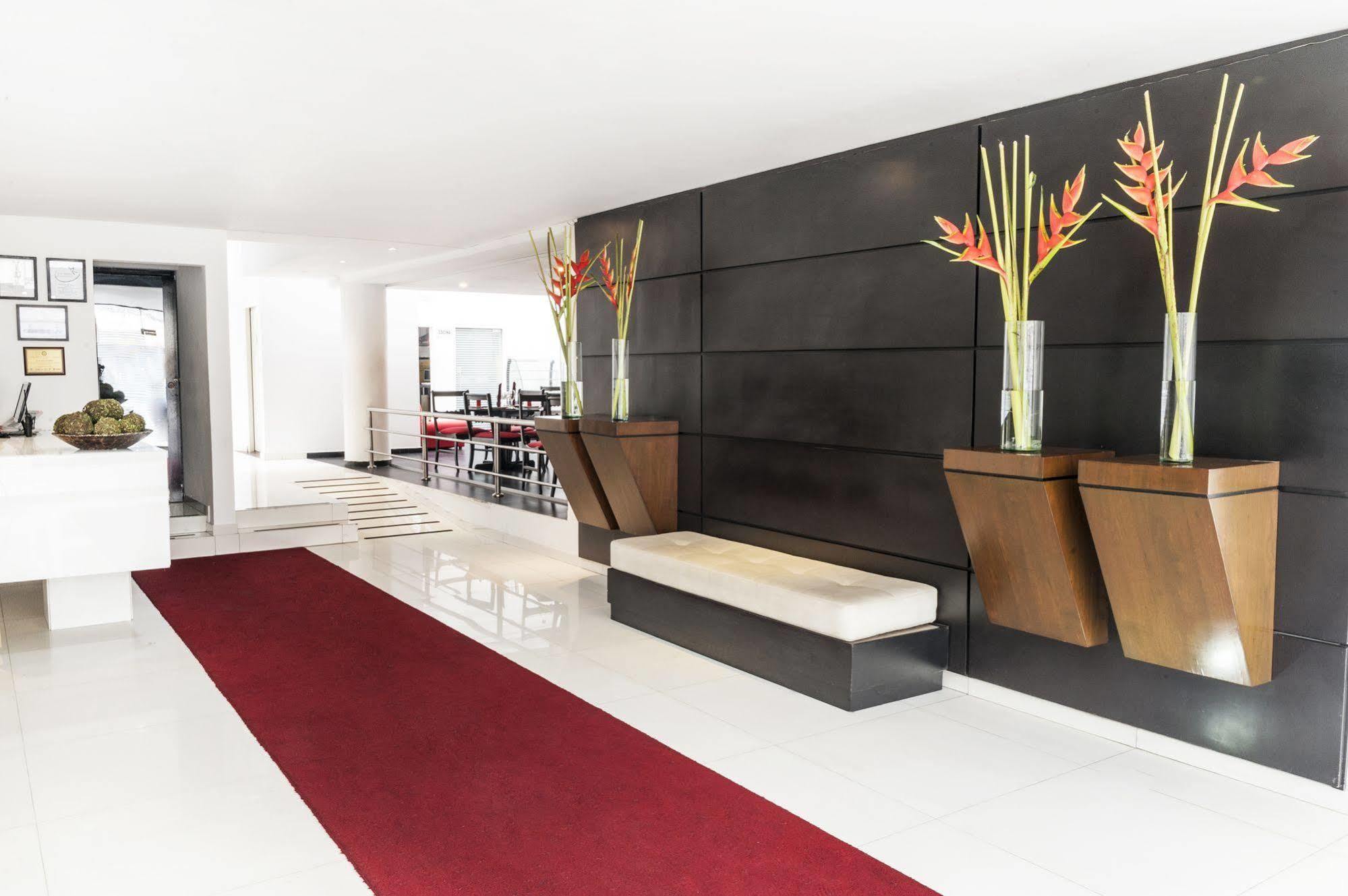 Hotel Bogota Virrey Esterno foto